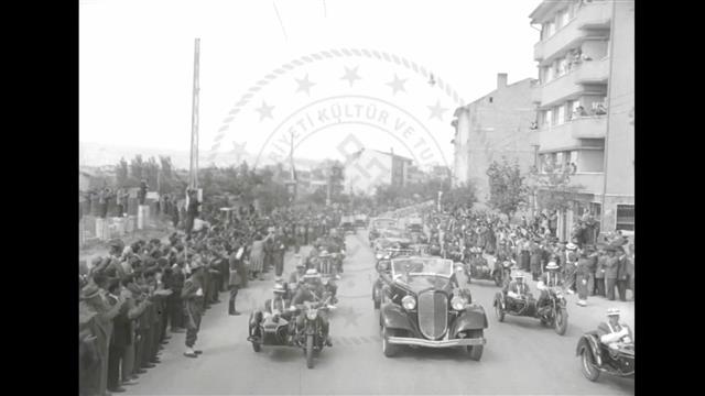 İran Şehinşahı Majeste Muhammet Rıza Pehlevi ve İmparatoriçe Süreyya Pehlevi'nin Ankara'yı Teşrifleri İntibaları